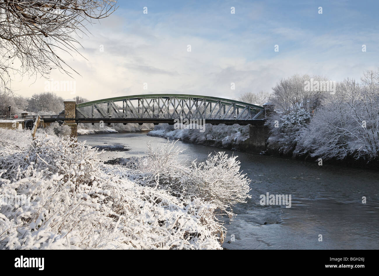 Pont Fatfield avec neige de l'hiver Banque D'Images