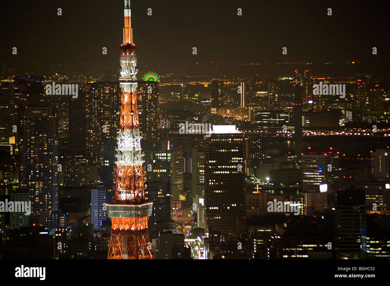 Vue de la nuit de Tokyo et tour de Tokyo de Roppongi Hills Mori Tower, Japon Banque D'Images