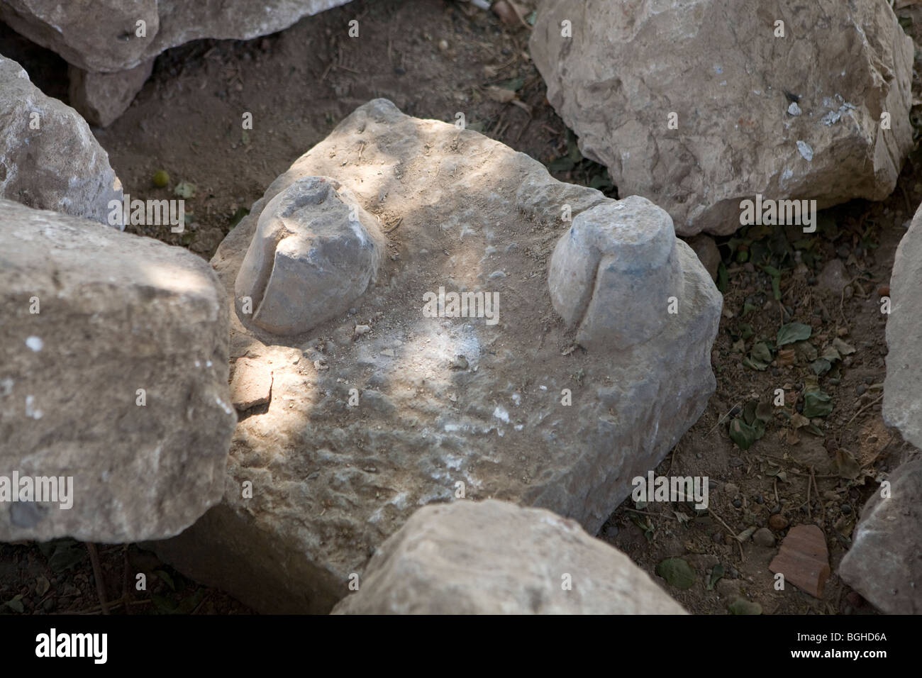 Base de statue, de pieds de vache montrant la période romaine d'Akhmim à près de Sohag, Moyenne Égypte Banque D'Images