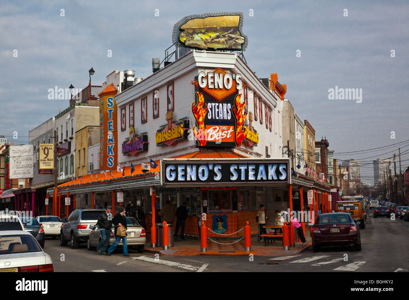 Geno's Philly Cheesesteak Sandwich Shop à Philadelphie, Pennsylvanie Banque D'Images