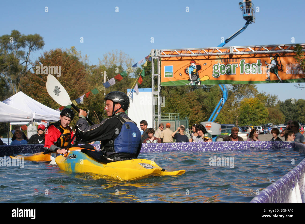Démonstration de kayak à Gearfest, Eastwood Metropark, Dayton, Ohio. Banque D'Images