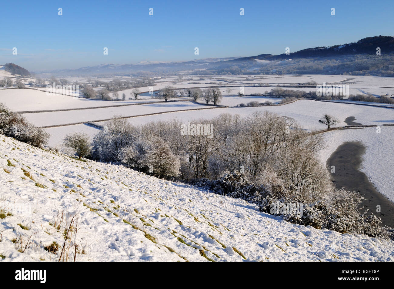 Couvert de neige de la vallée de la Tywi vers Carmarthen Fans Carmarthenshire Wales Cymru UK Banque D'Images