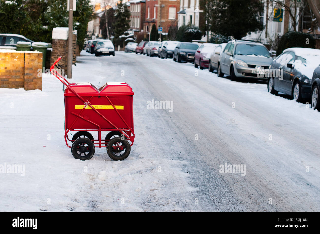 Postmans panier sur icy rue, Richmond upon Thames, Surrey, Angleterre Banque D'Images