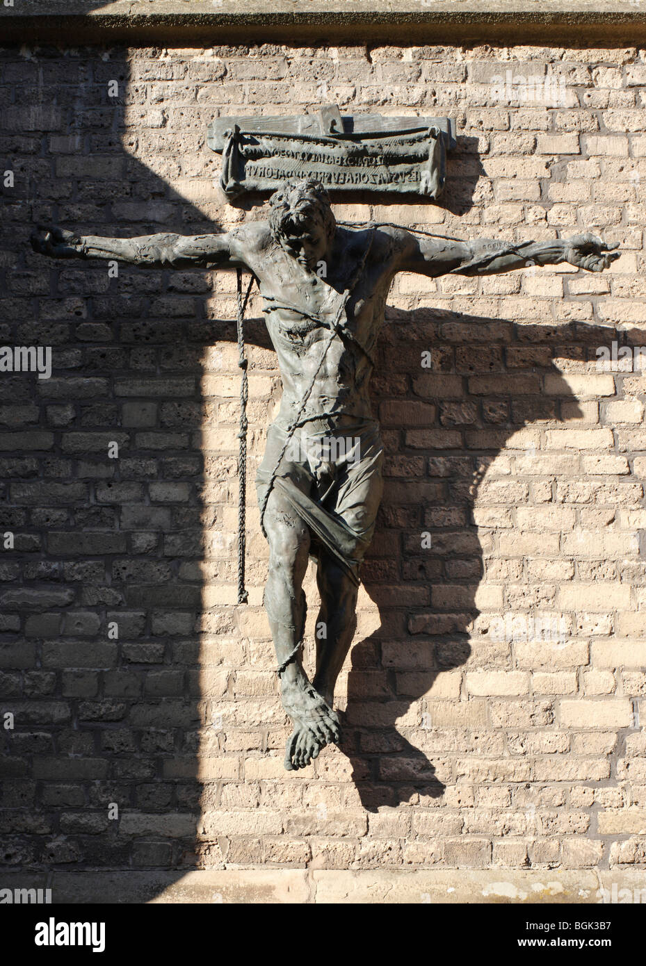 Kleve, Probsteikirche St. Mariae Himmelfahrt, Christus von Bert Gerresheim an der Ostwand, , Nordrhein-Westfalen, oeuvre d'art Banque D'Images