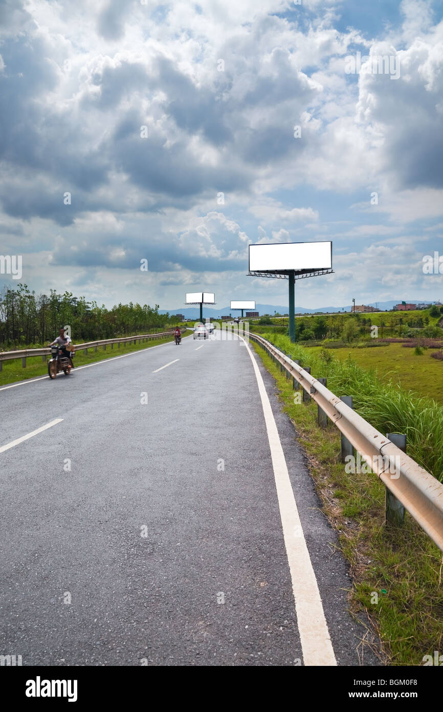 Le billboard ande road à l'extérieur. Banque D'Images