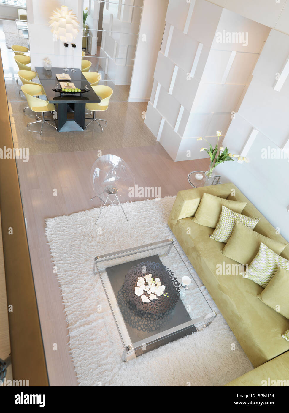 Vue aérienne du salon moderne avec mobilier vert lime Banque D'Images