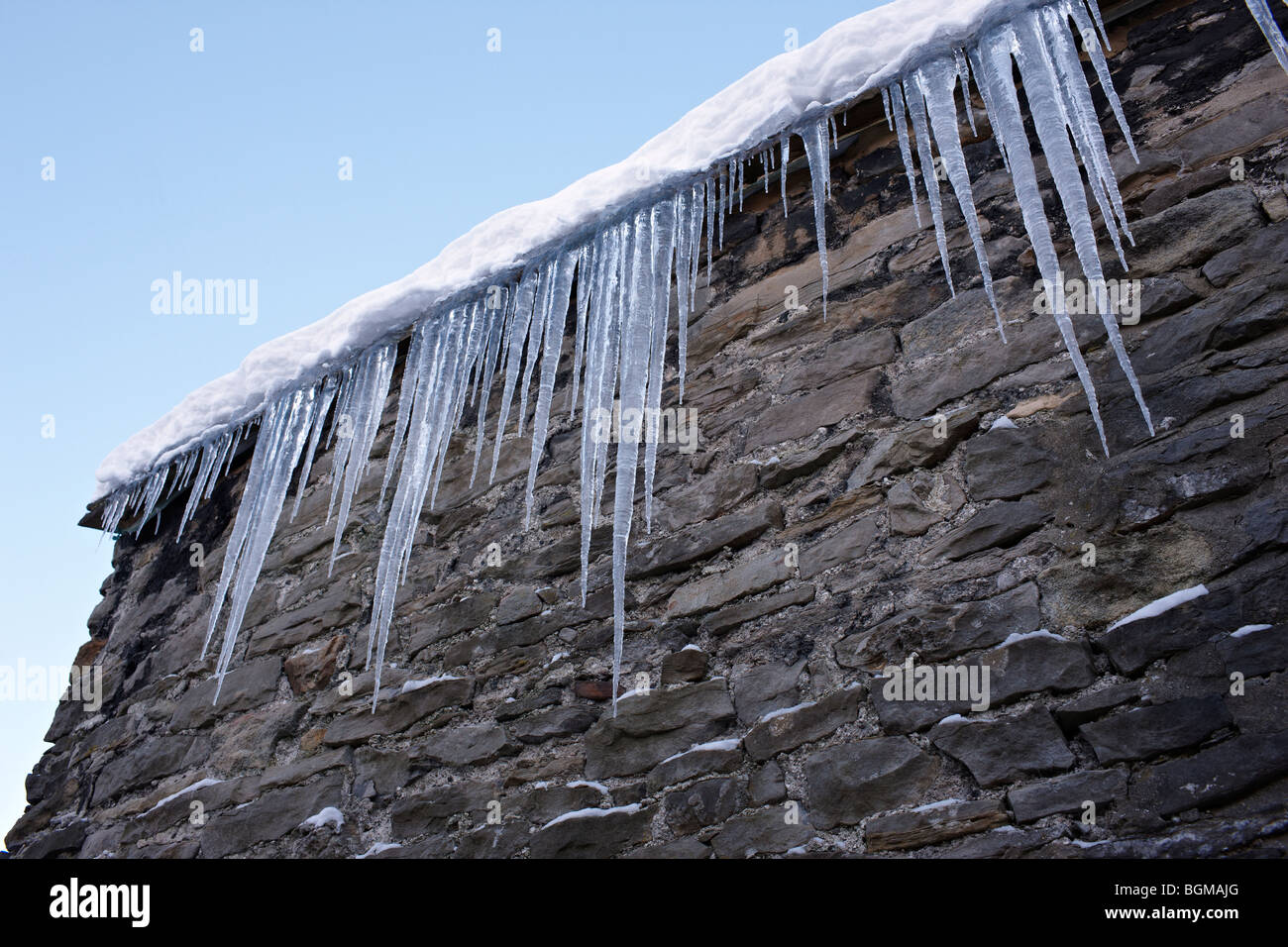 Glaçons pendant de gouttières Banque D'Images
