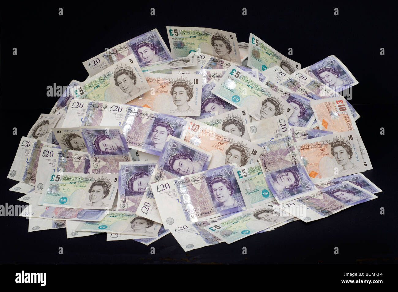 Une pile de billets assortis dans €5 €10 et €20 confessions religieuses Banque D'Images