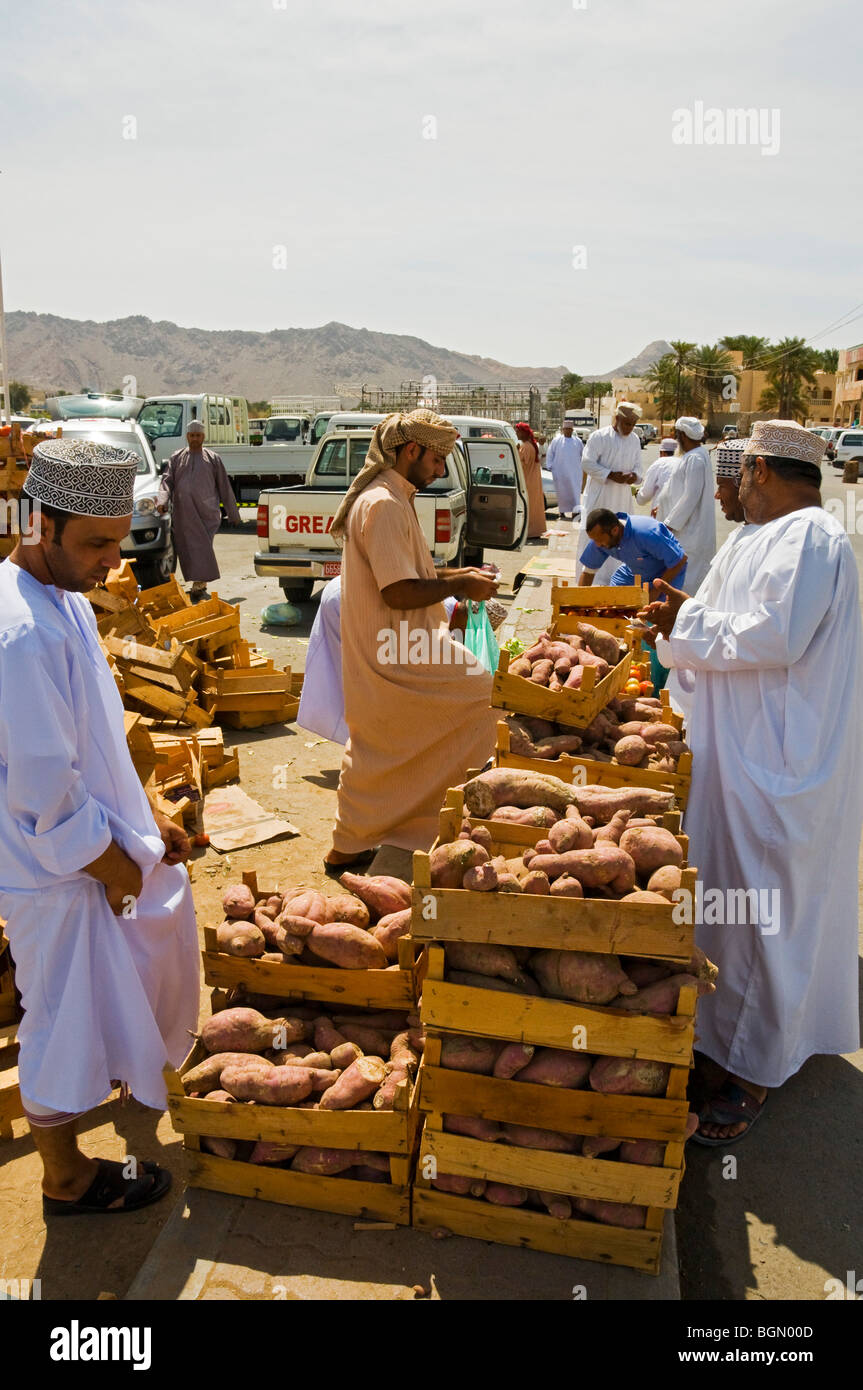 Vendeur de pommes de terre Nizwa Sultanat d'Oman Banque D'Images