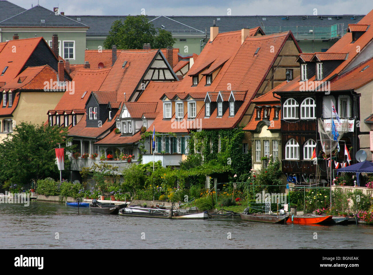 La petite Venise avec ses maisons à colombages qui bordent les rives de la rivière Regnitz, Bamberg, Allemagne Banque D'Images