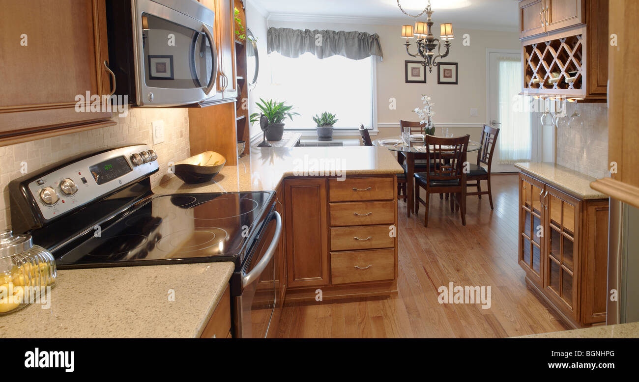 Intérieur de cuisine avec salle à manger Banque D'Images
