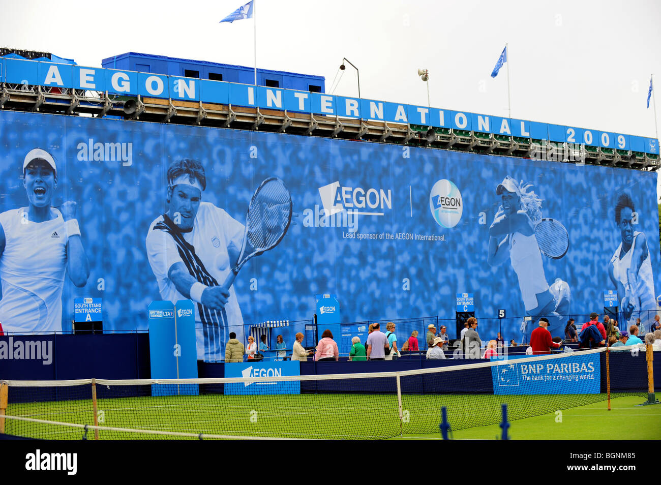 Les spectateurs autour de la mouture 2009 International Aegon Tennis Championships à Devonshire Park Eastbourne Banque D'Images