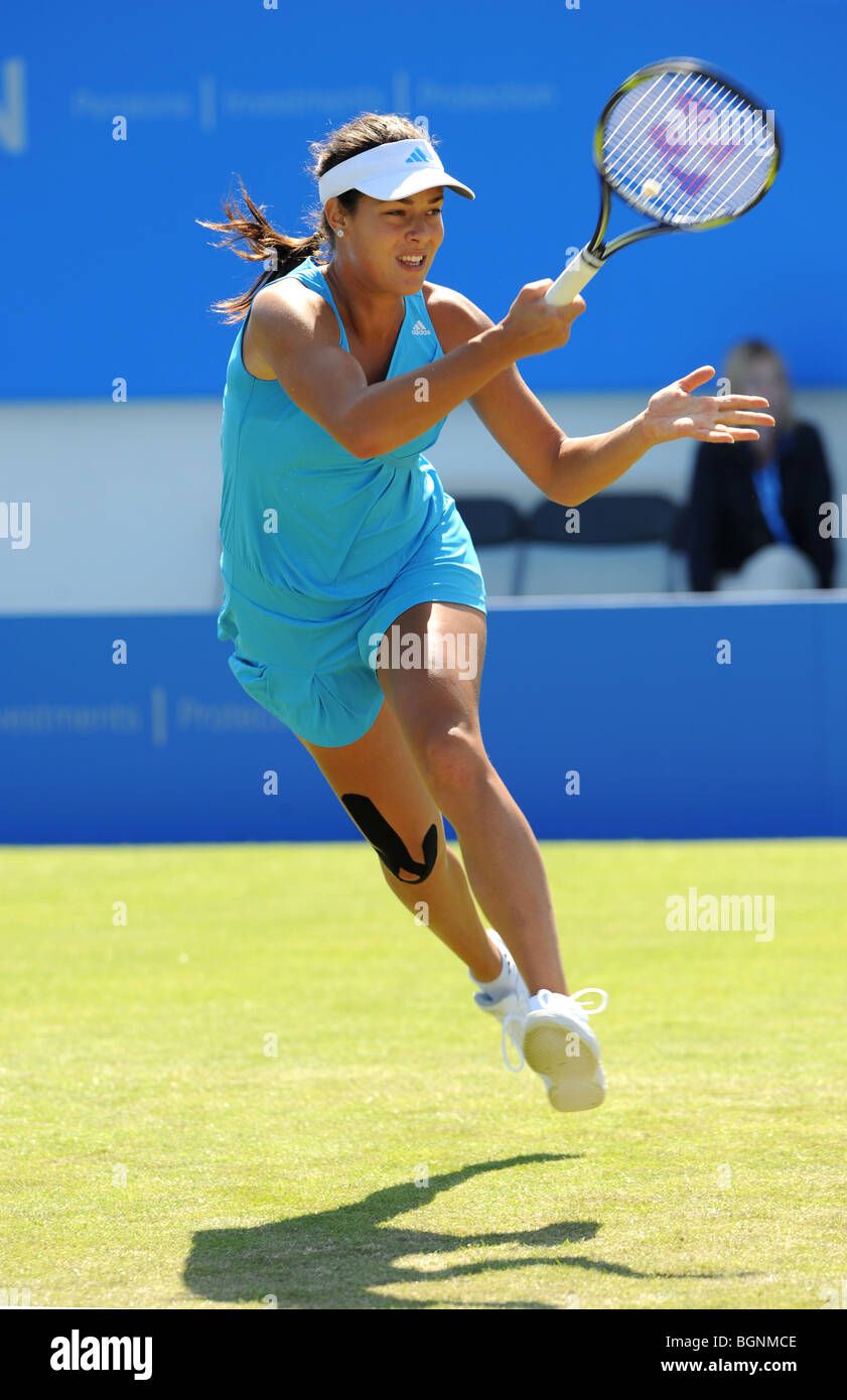 Ana Ivanovic en action à l'Aegon International 2009 tournois de tennis du Devonshire Park à Eastbourne Banque D'Images