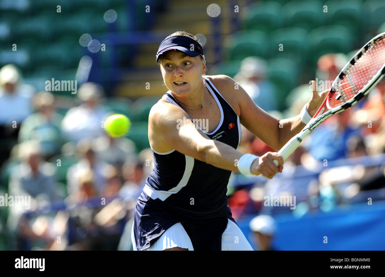 Nadia Petrova en action à l'Aegon International 2009 tournois de tennis du Devonshire Park à Eastbourne Banque D'Images