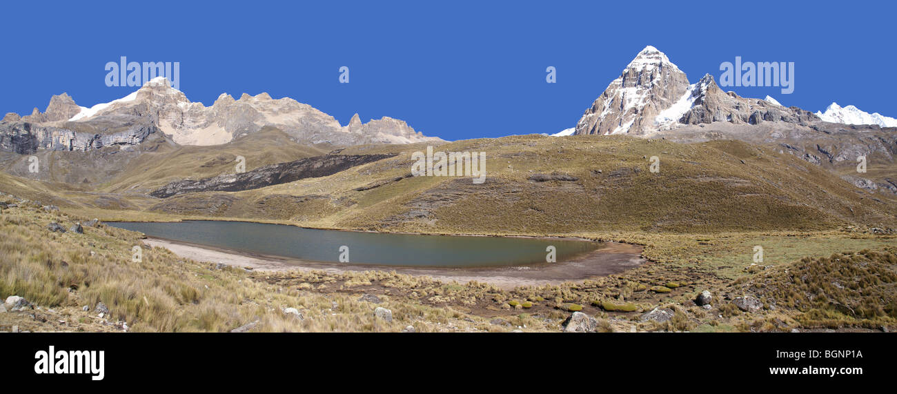 Panorama : Cordillère Huayhuash - Nevada Jurau et Trapecio, Pérou, Amérique du Sud Banque D'Images