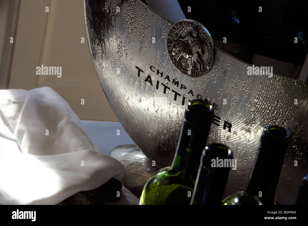 Seau à Champagne Taittinger – Reproduction Sous Licence, Argenté, Hauteur 21 Cm