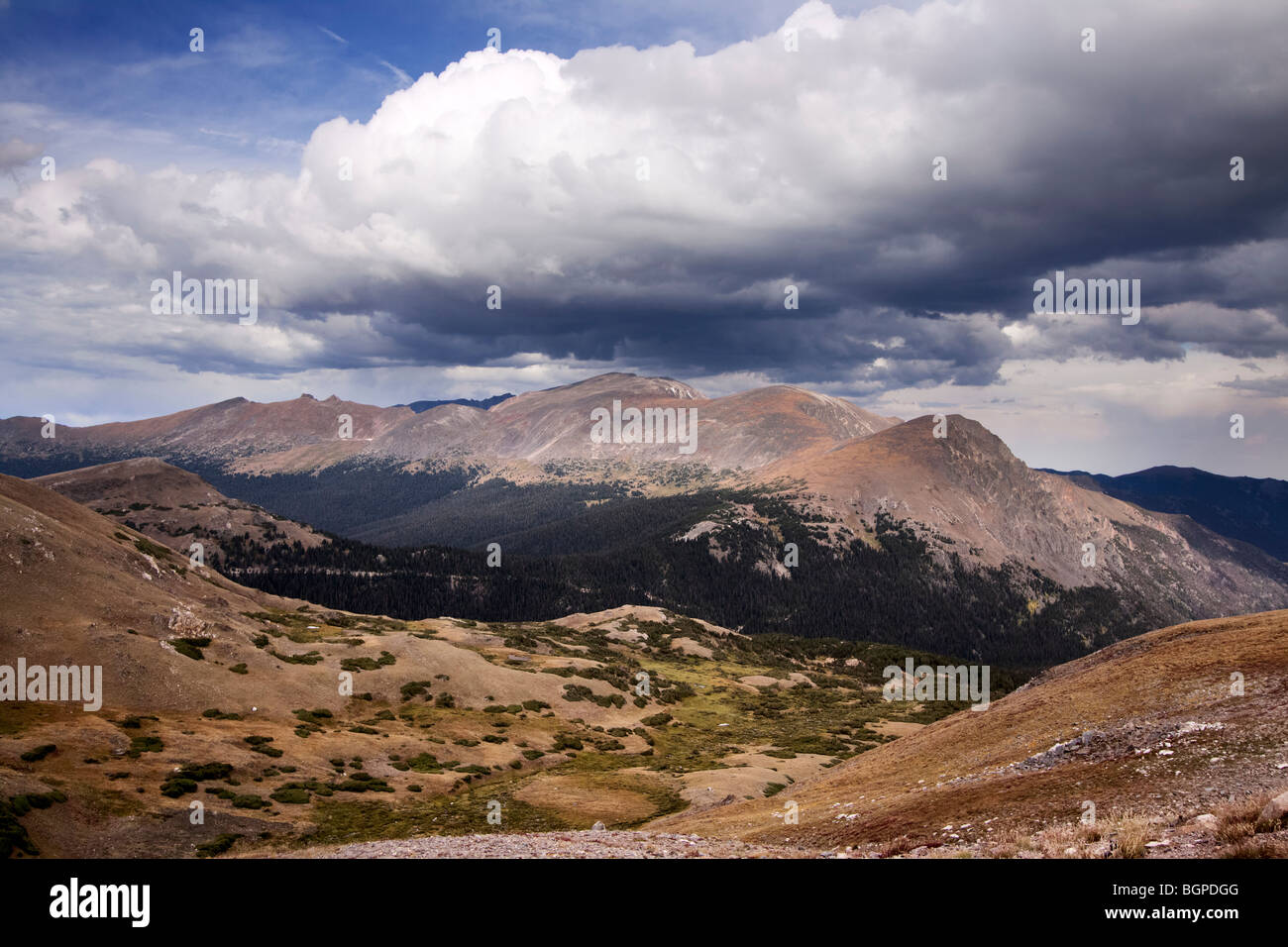 Une vue sur les Rocheuses de Trail Ridge Road dans le Colorado aux Etats-Unis. Banque D'Images