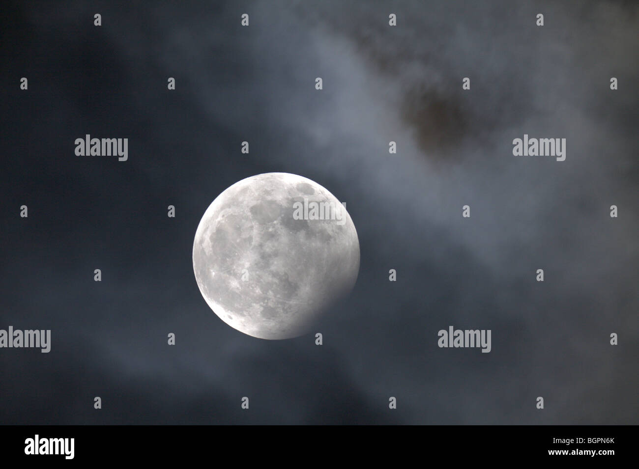 Éclipse partielle du 31 décembre 2009, photographié à l'aide d'une lunette astronomique de 80 mm. Banque D'Images