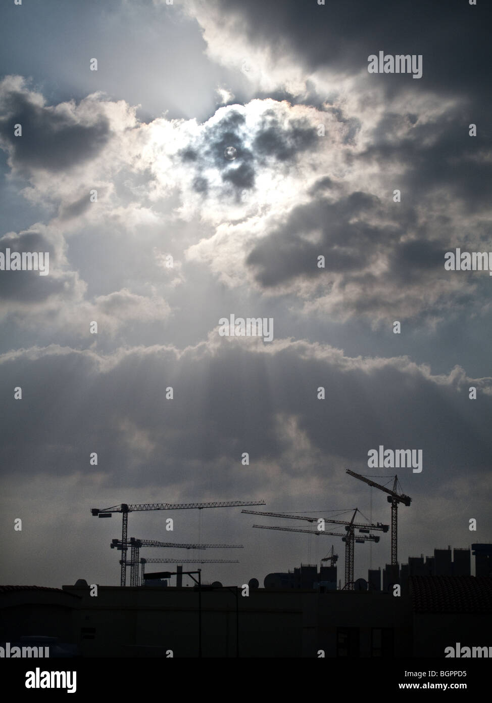 L'avenir est en cours de construction et supervisé par l'homme à l'étage Banque D'Images