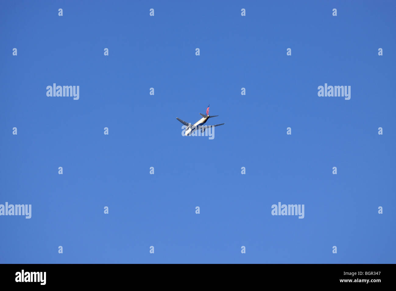 Jet commercial au-dessus de long Island à l'approche de l'aéroport JFK Banque D'Images