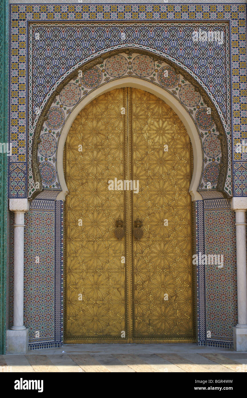 Entrée de Dar el-Makhzen, Fes, Maroc Banque D'Images