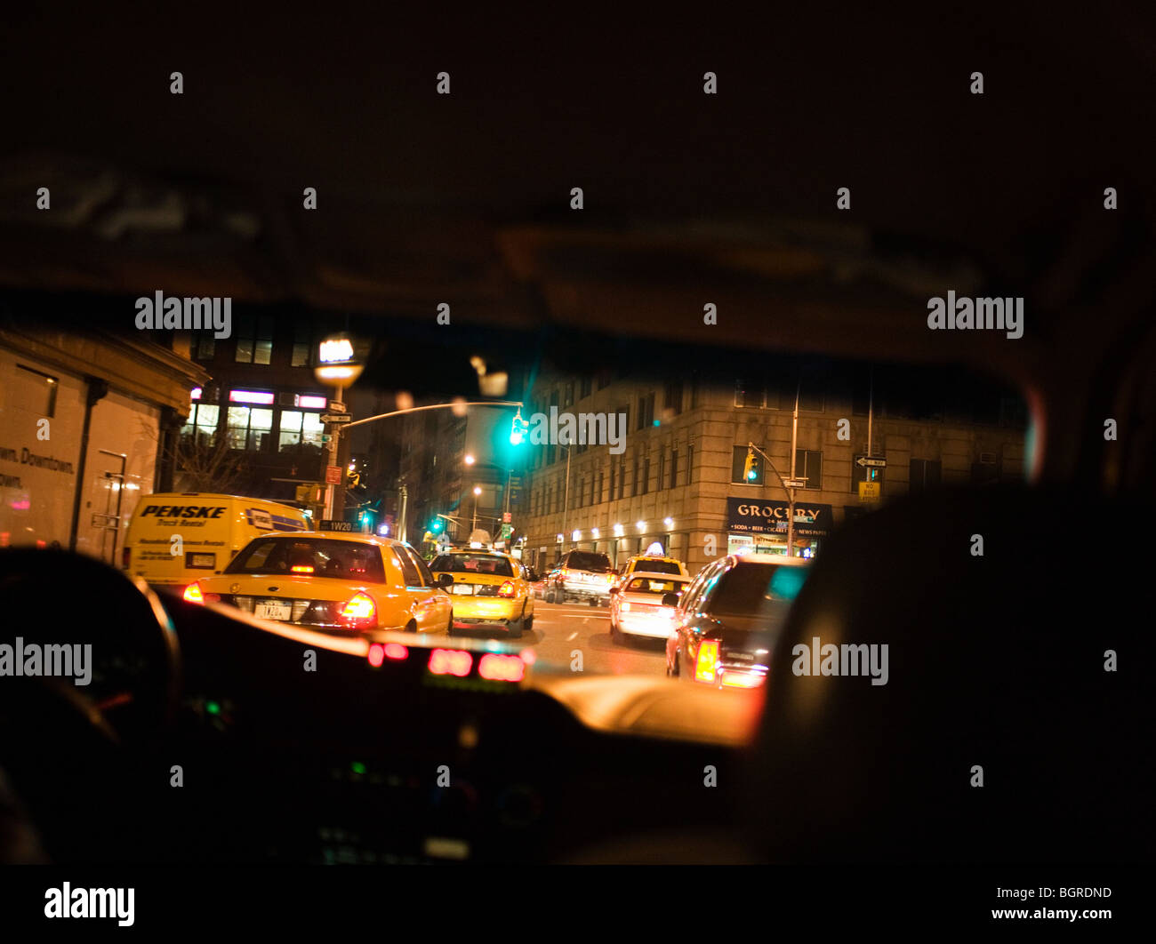 La vue depuis un taxi à New York, USA. Banque D'Images