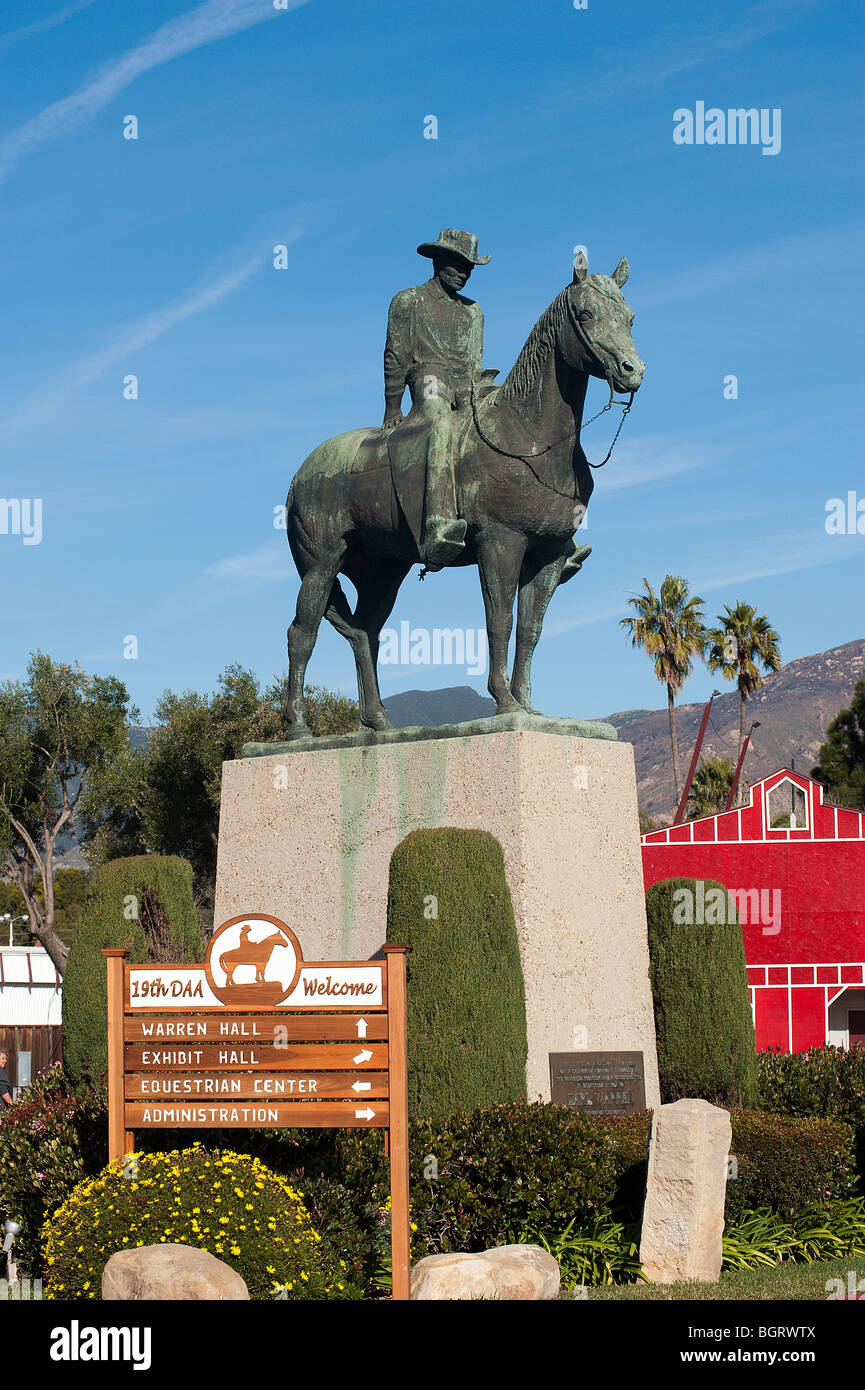Ancien gouverneur de la Californie, Earl Warren sur un cheval, une statue de bronze, salon des expositions Earl Warren Santa Barbara Banque D'Images
