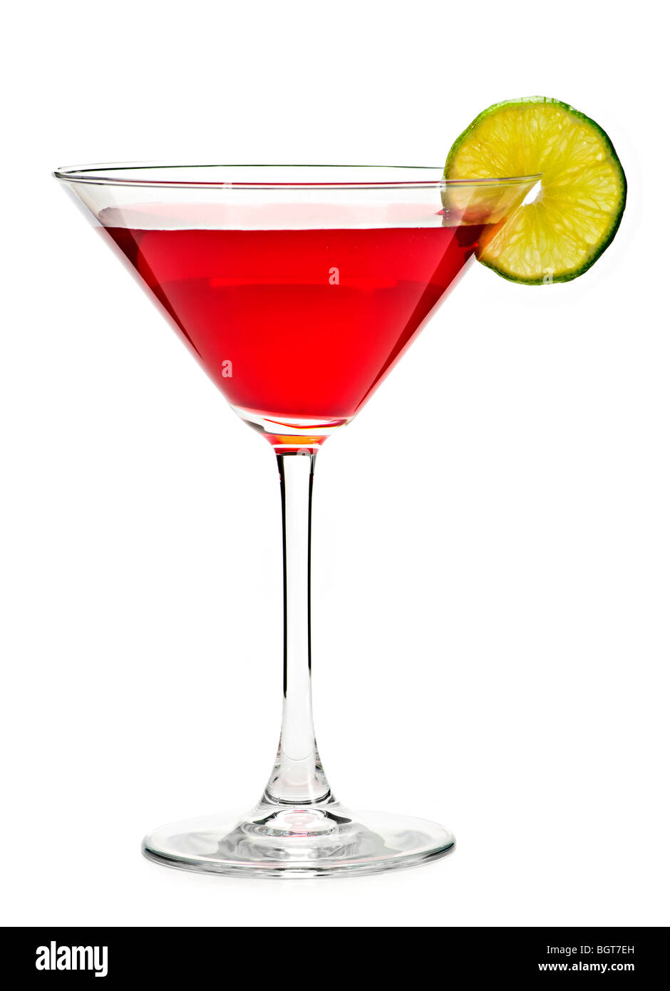 Cocktail Cosmopolitan verre isolé sur fond blanc Banque D'Images