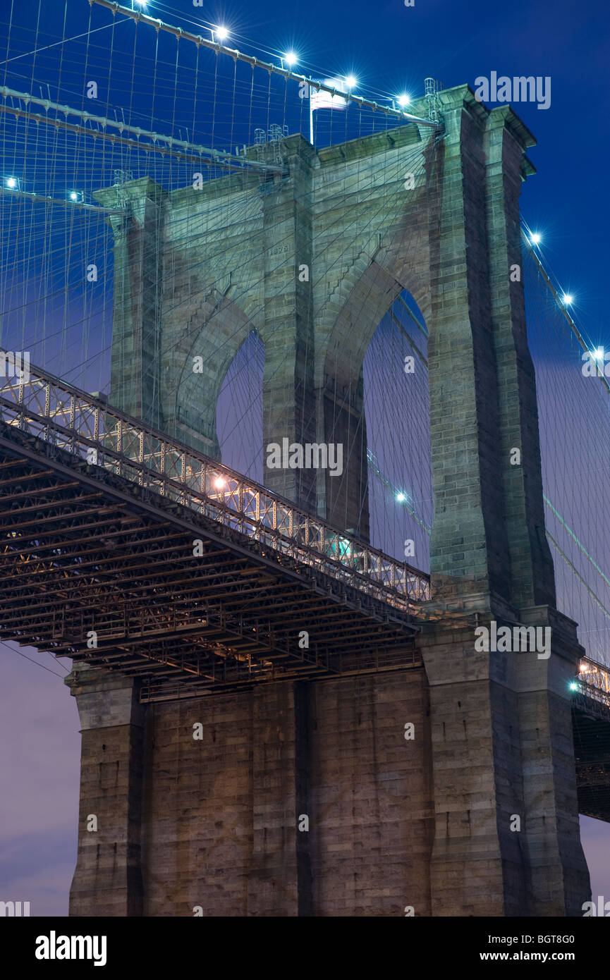 Tour du pont de Brooklyn New York USA Banque D'Images