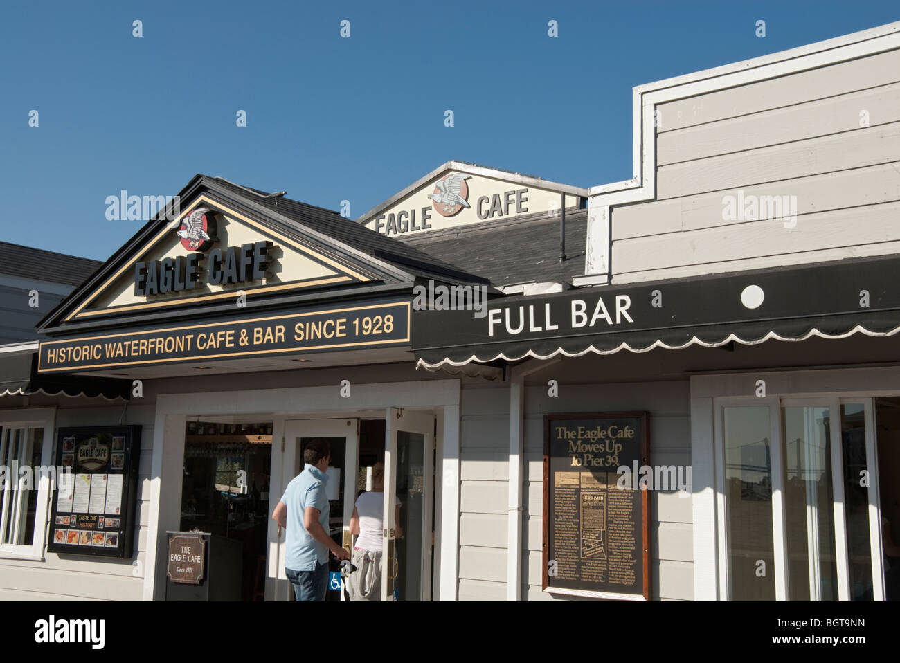 La Californie San Francisco Fisherman's Wharf Pier 39 Eagle Cafe restaurant bar exterior Banque D'Images