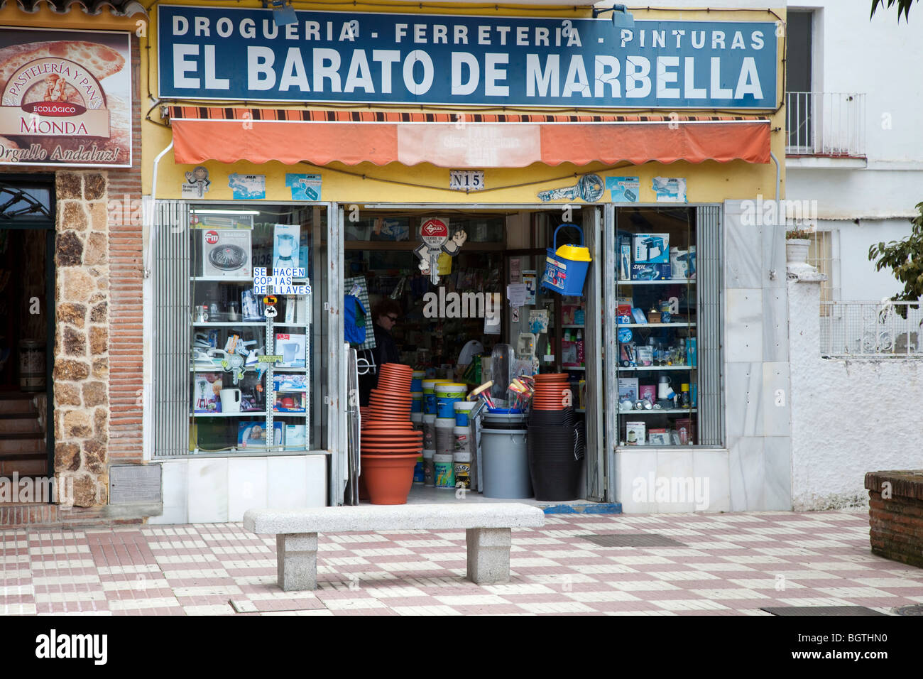 Concessionnaire général, boutique, la vieille ville, Marbella, Costa del Sol, Espagne Banque D'Images