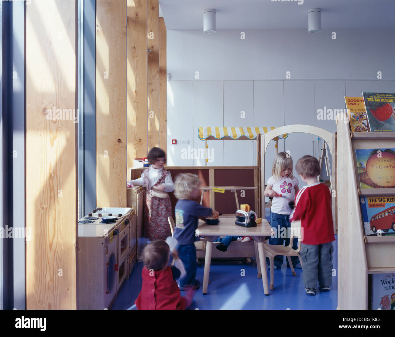 L'ÉCOLE SURESTART, Londres, Royaume-Uni, JOHN MCASLAN ET PARTENAIRES Banque D'Images