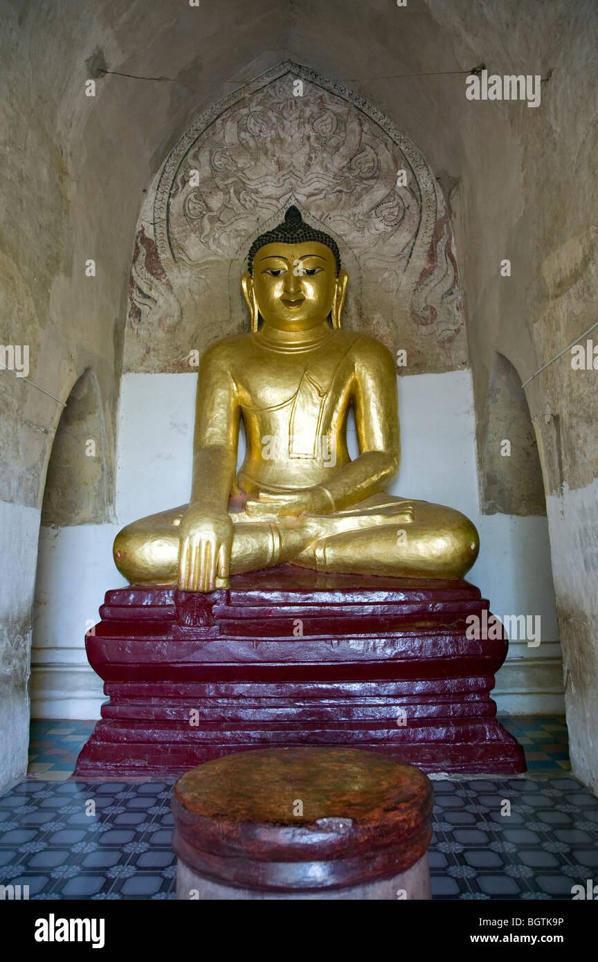 Statue de Bouddha. Temple Gawdawpalin. Bagan. Myanmar Banque D'Images