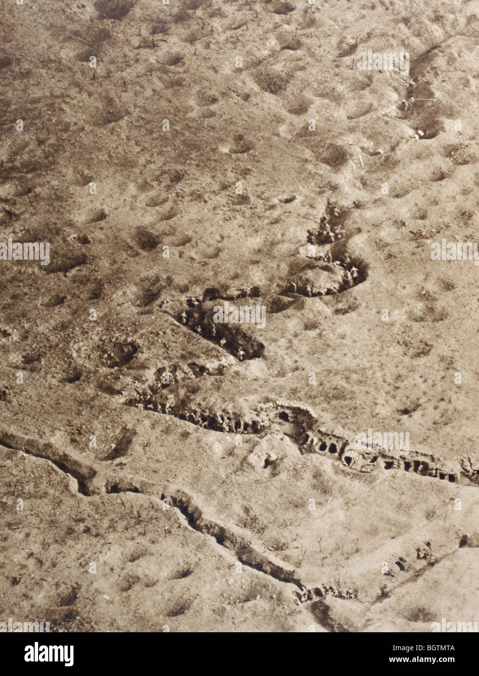 Vue aérienne de tranchées sur le champ de bataille de la somme pendant la Première Guerre mondiale. Banque D'Images
