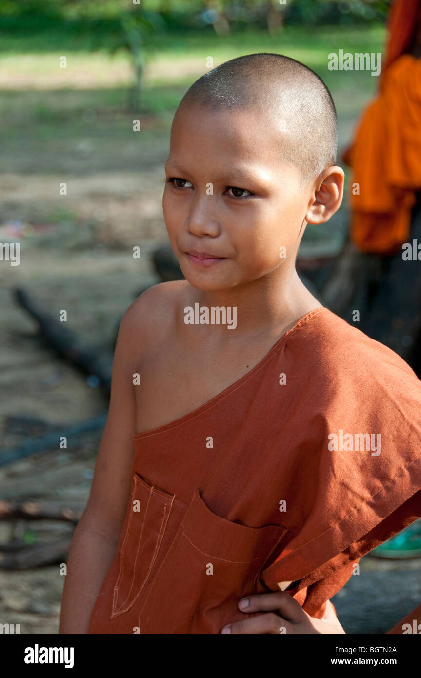 Jeune moine à Angkor Wat, au Cambodge Banque D'Images