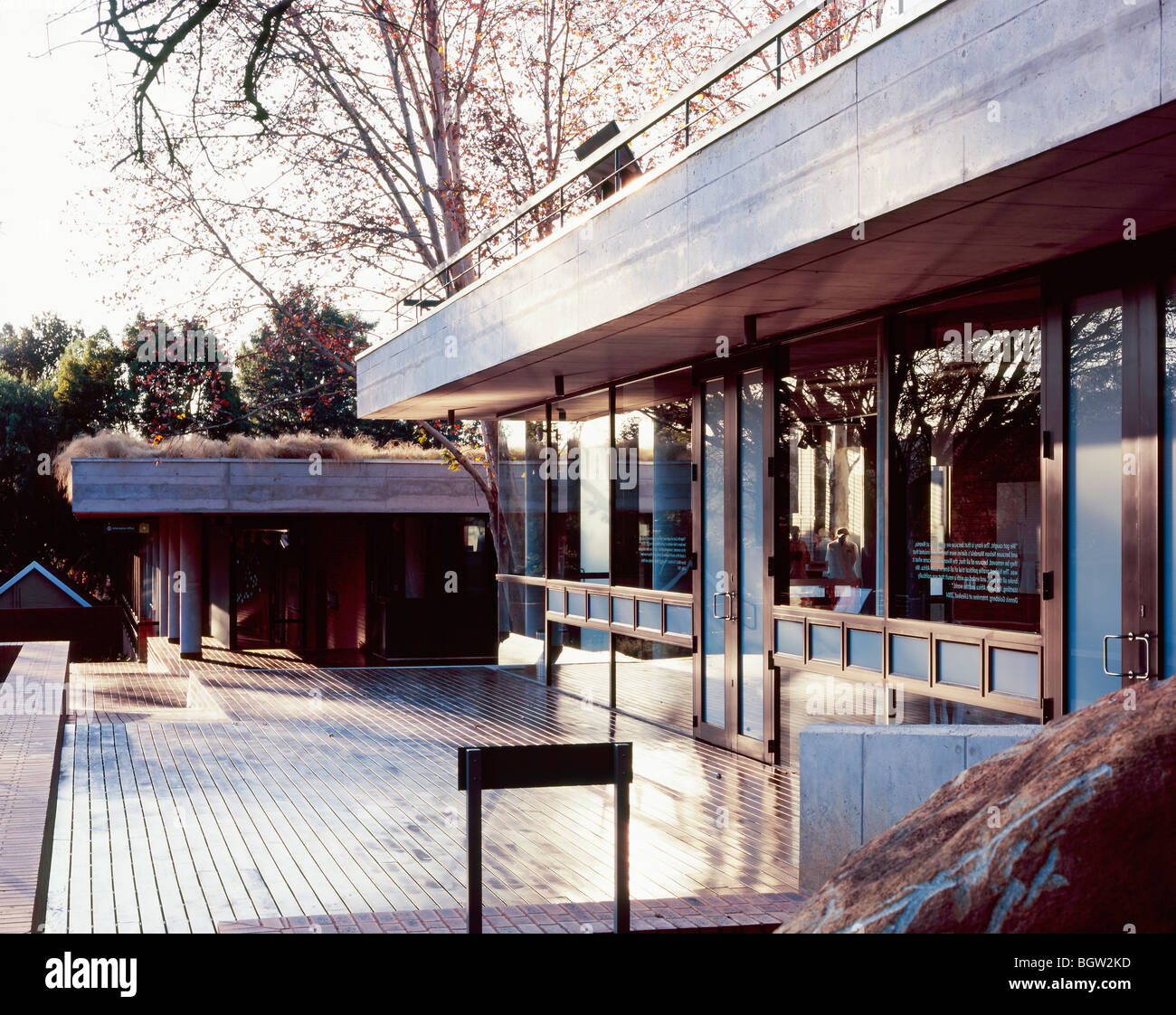 Cité DU PATRIMOINE LILIESLEAF, JOHANNESBURG, AFRIQUE DU SUD, MASHABANE ARCHITECTES ROSE Banque D'Images