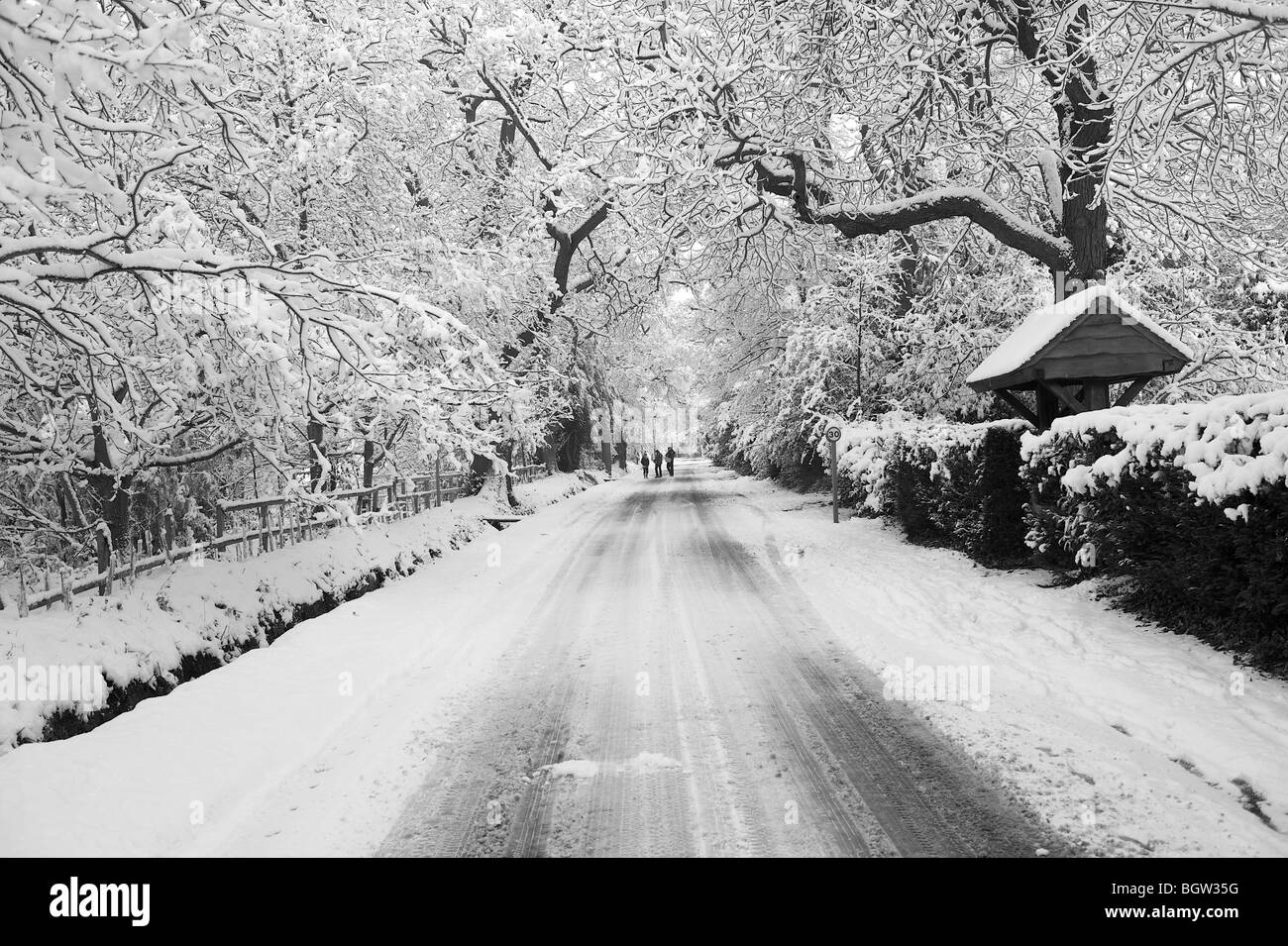 Les routes couvertes de neige, Mortimer, Berkshire Banque D'Images