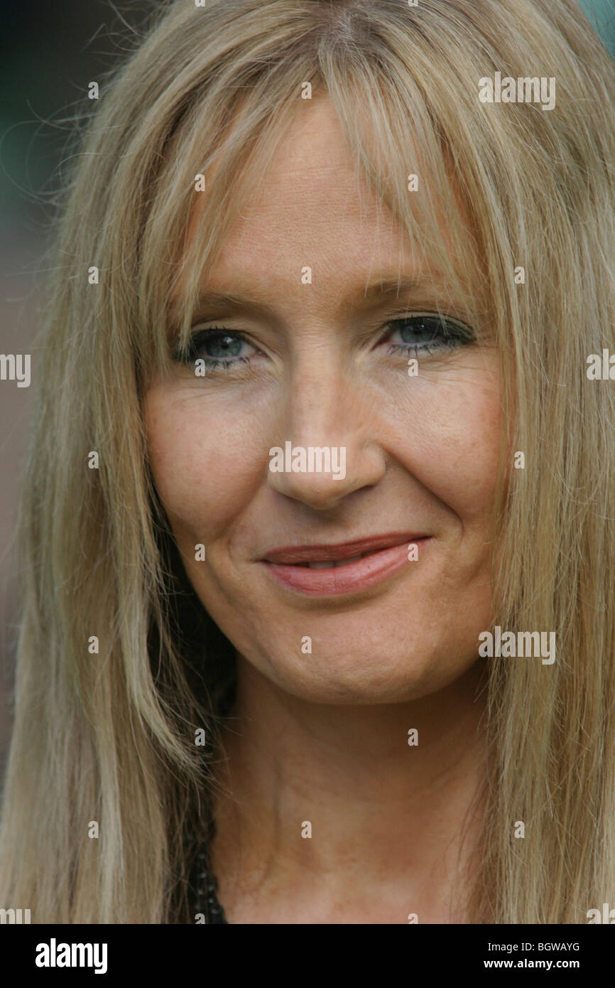 Joanne K. ( J.K.) Rowling, créateur et auteur de la série Harry Potter des enfants;s books, 2004 Festival du livre d'Édimbourg, Écosse Banque D'Images