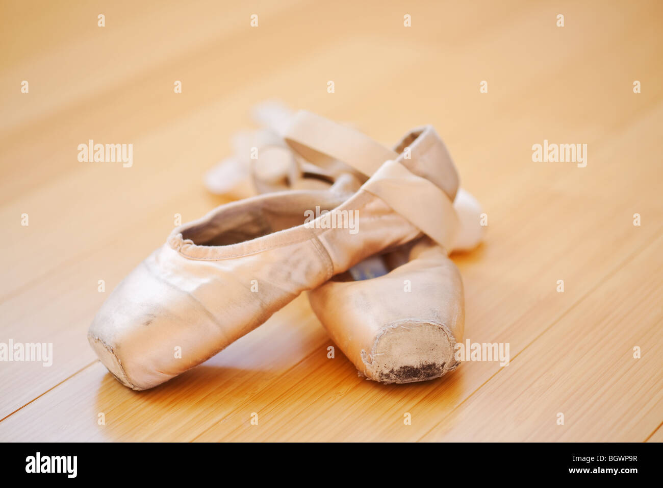 Chaussons de ballet dans un état Banque D'Images