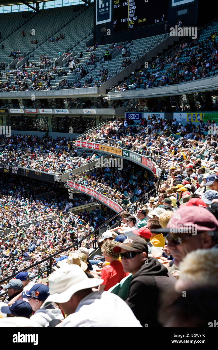 Les foules au terrain de cricket de Melbourne, Melbourne, Australie, au cours de la Journée test match de boxe, entre l'Australie et le Pakistan. 2009 Banque D'Images