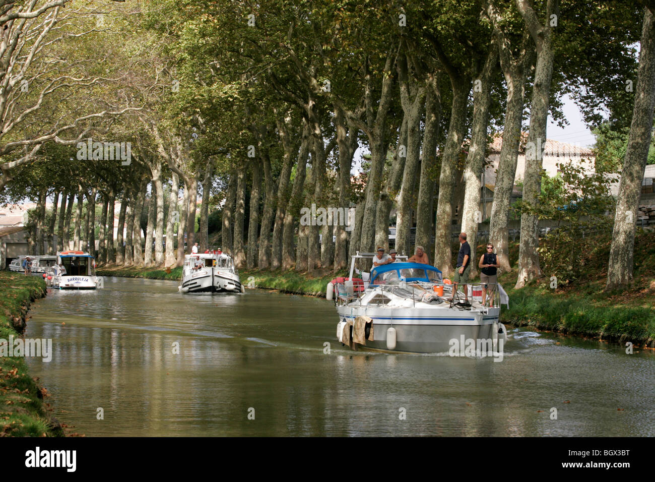 Maison de vacances loisirs bateaux canal Canal du Midi Trèbes par Carcassonne Aude France Banque D'Images