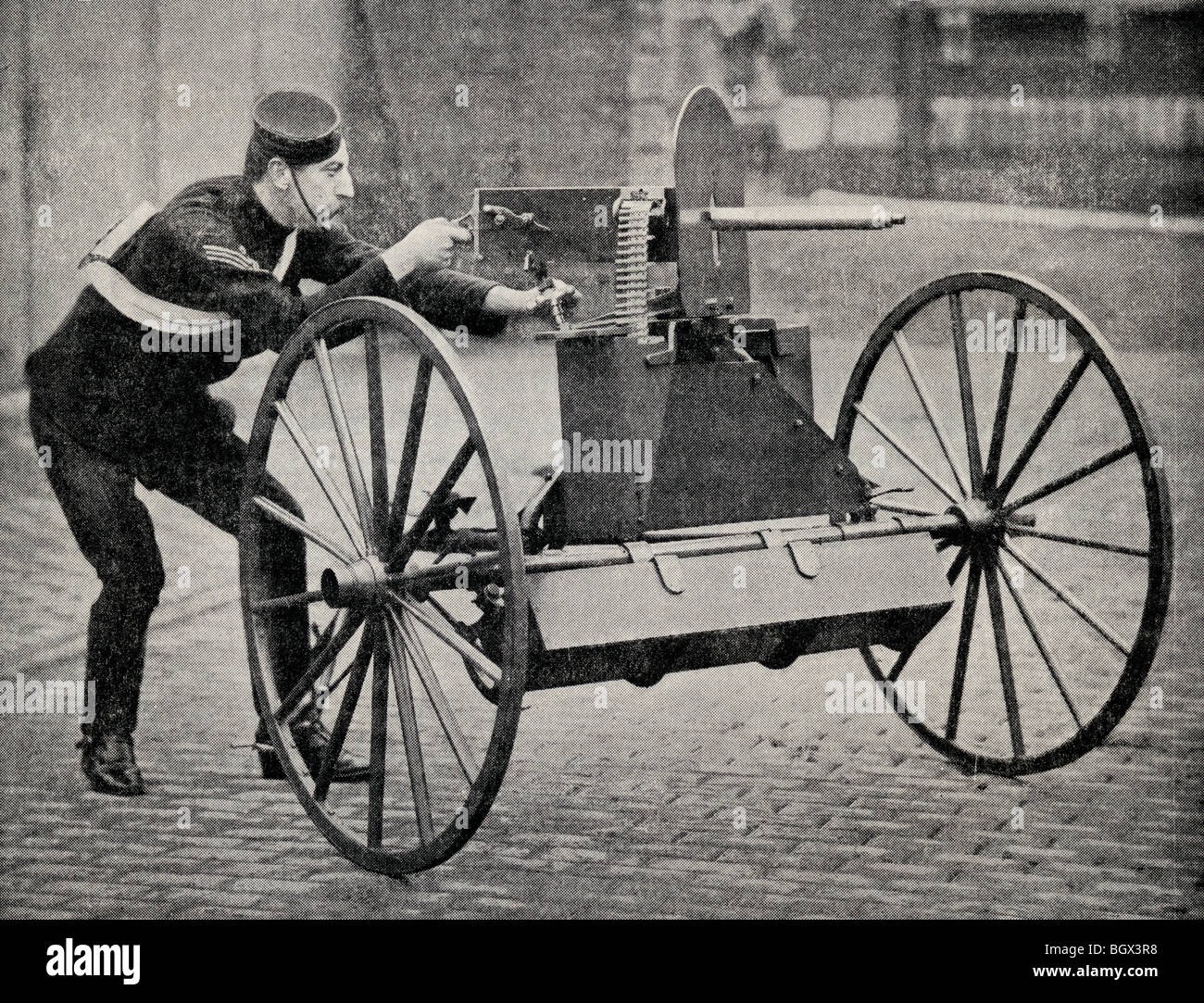 Lord Dundonald galopante du Gun-Carriage avec Maxim Gun. Banque D'Images
