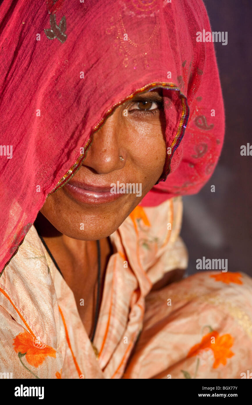 Belle femme au Camel Mela à Pushkar Inde Banque D'Images
