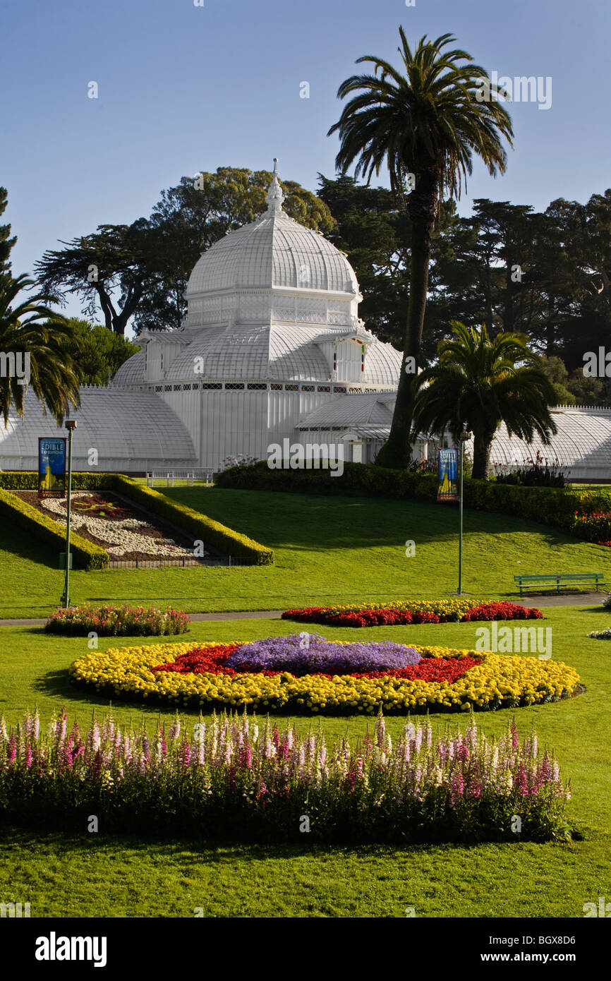 Le CONSERVATOIRE DES FLEURS est une serre botanique situé dans le GOLDEN GATE PARK - SAN FRANCISCO, CALIFORNIE Banque D'Images