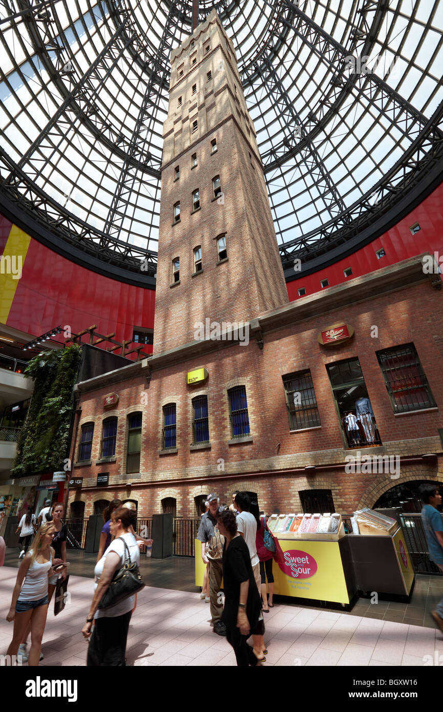 Tour Shot au Melbourne Central shopping mall, Melbourne, Victoria, Australie Banque D'Images