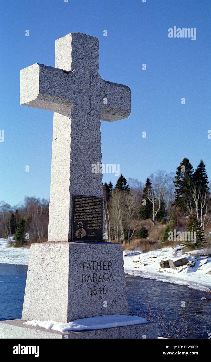 Père Baraga Cross à Tofte Minnesota sur le lac Supérieur Banque D'Images