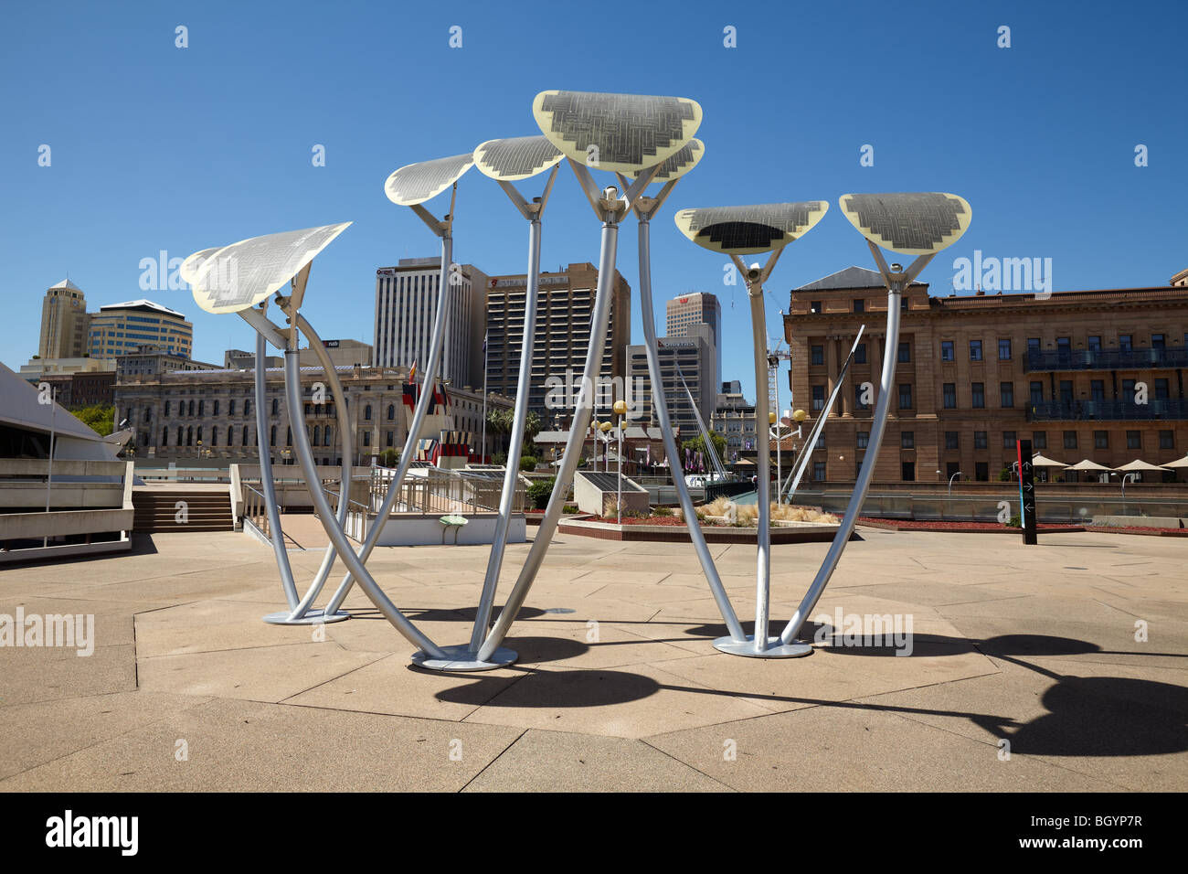 Panneau solaire 'Mallee tree' sculptures au centre du Festival, Adélaïde, SA, Australie Banque D'Images