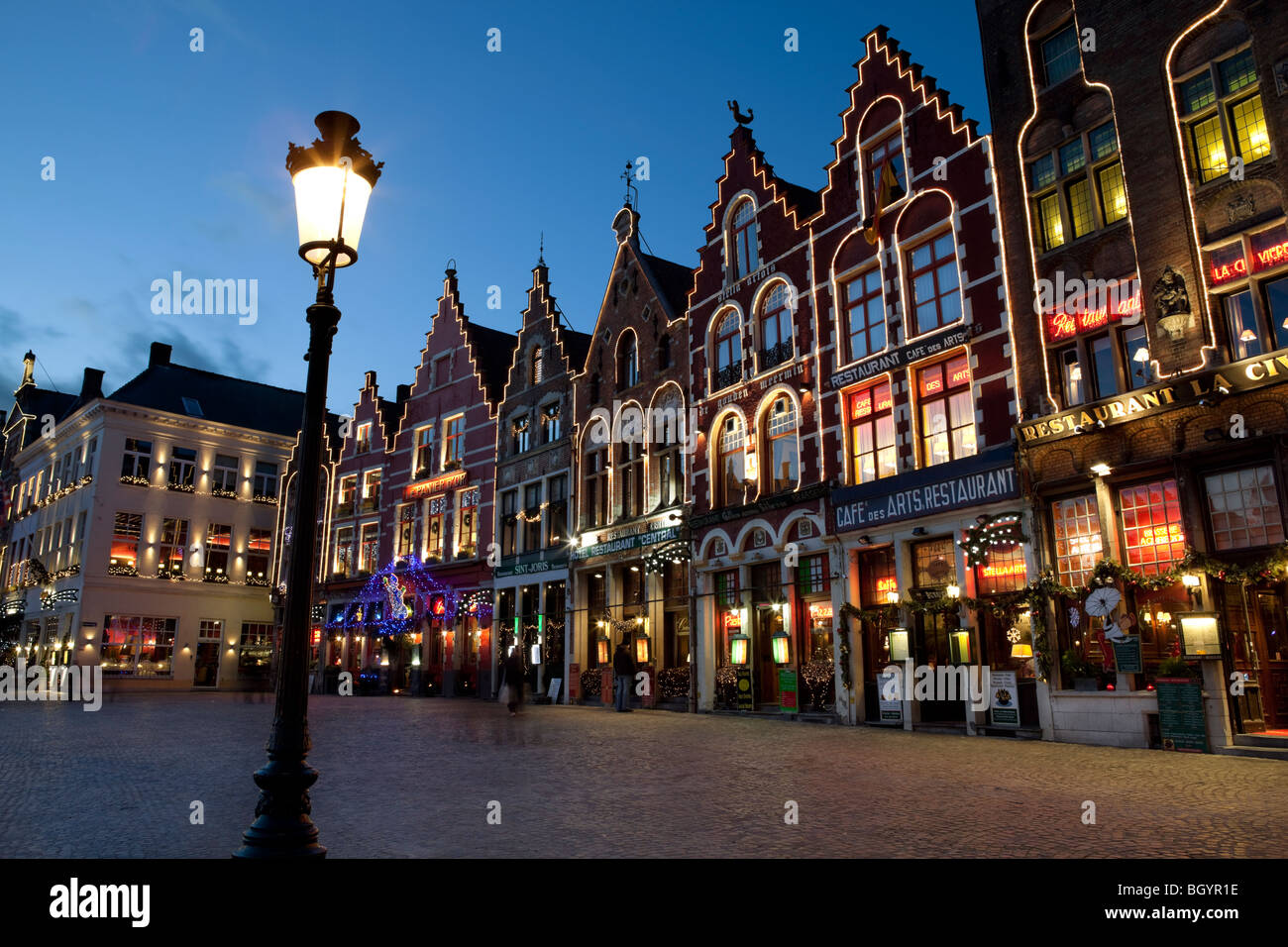 Restaurants dans le Markt à Noël Banque D'Images