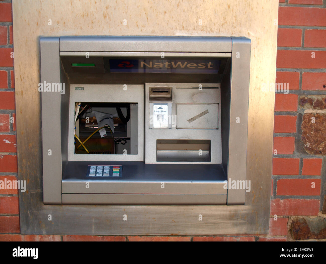 Cash machine avec écran manquant. Banque D'Images