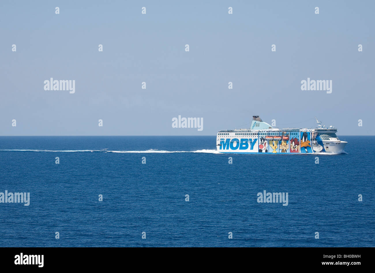 La Moby Line ferry sur la mer Méditerranée. Banque D'Images